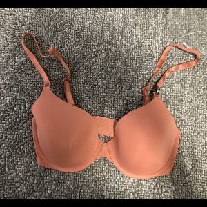 NWT Victoria’s Secret Lightly Lined Tshirt Bra!